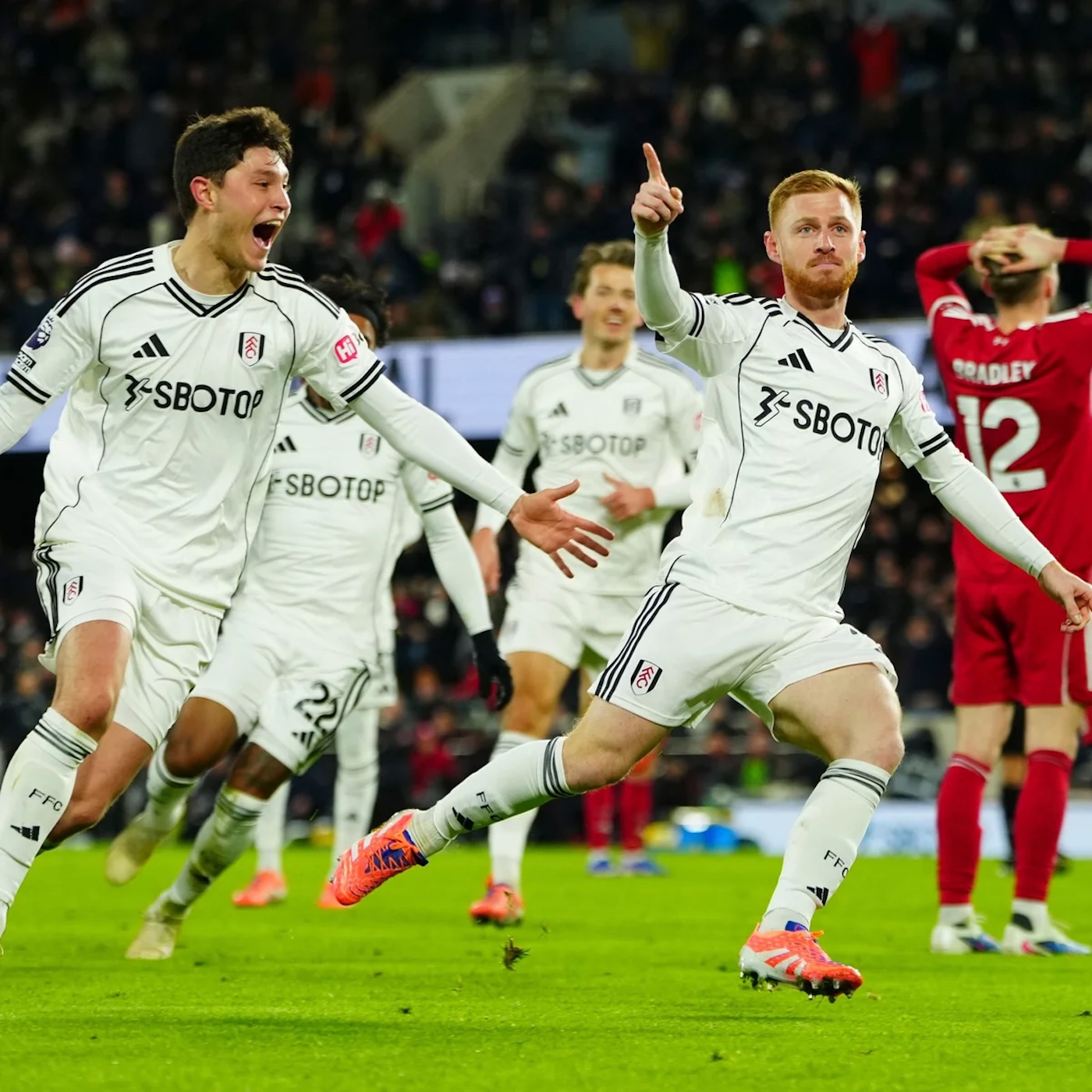 Харрисон Рид (справа)