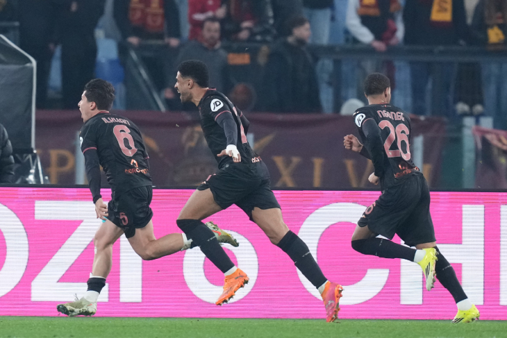 Игроки «Торино» празднуют гол