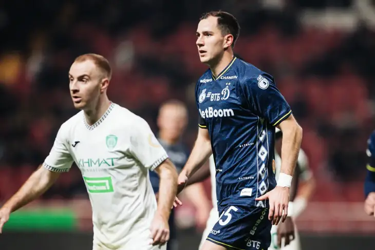 Максим Осипенко (справа)