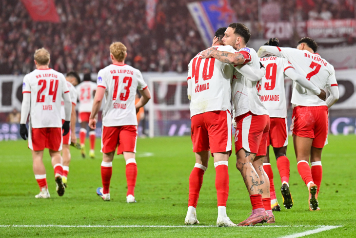 Игроки «РБ» празднуют гол