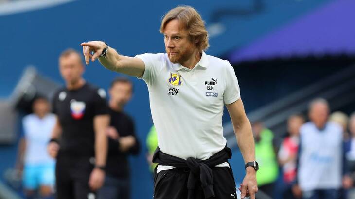 Валерий Карпин