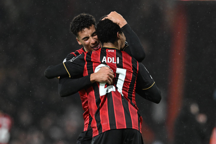 Игроки «Борнмута» празднуют гол