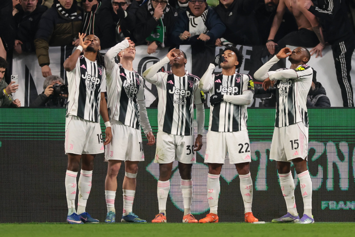 Игроки «Ювентуса» празднуют гол
