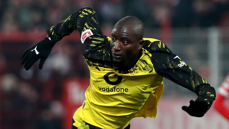 Серу Гирасси — нападающий дортмундской «Боруссии»