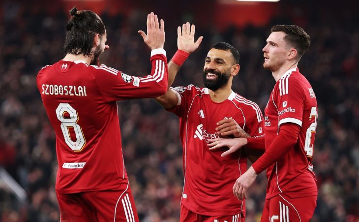 «Ливерпуль» празднует гол Салаха в ворота «Карабаха»