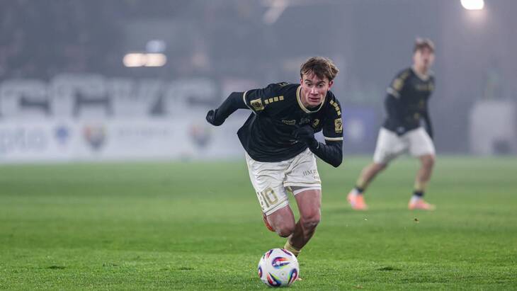 Адриан Пшиборек