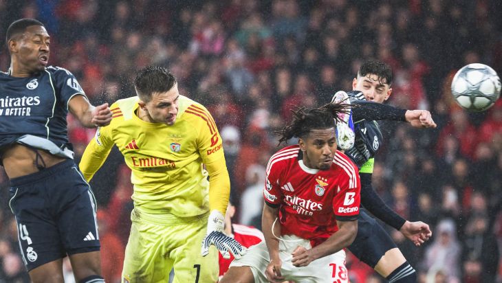 Анатолий Трубин забивает гол в ворота мадридского «Реала»