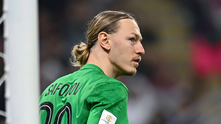 Матвей Сафонов — голкипер ПСЖ
