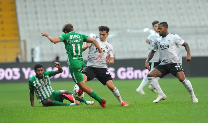 Матеус Рейс (слева)