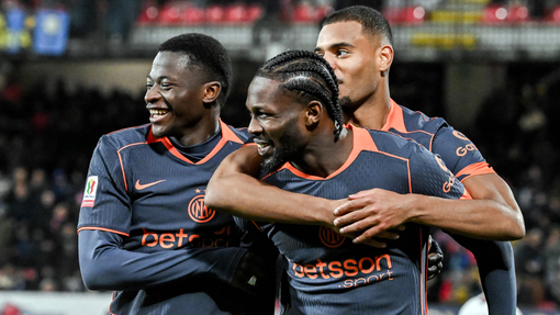 Игроки «Интера» празднуют гол 