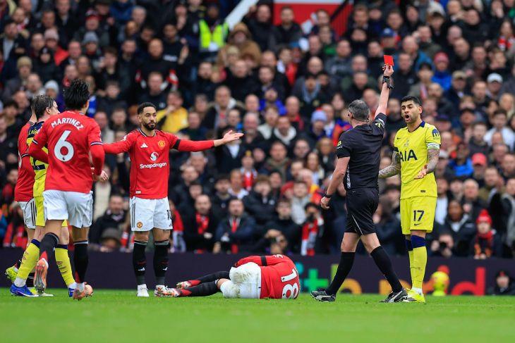 Арбитр удаляет Ромеро