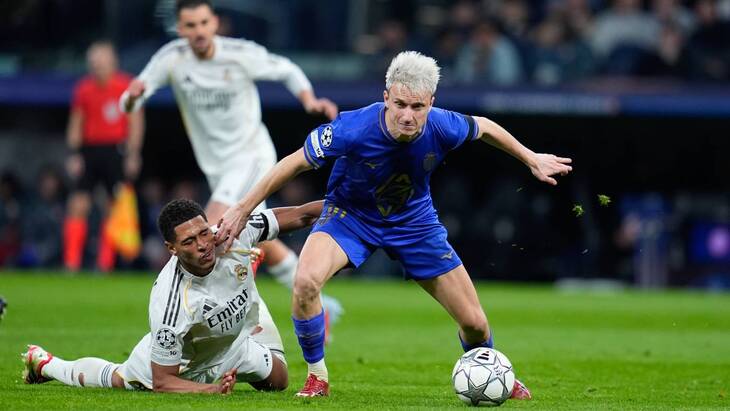 Александр Головин поставил на колени какого-то англичанина