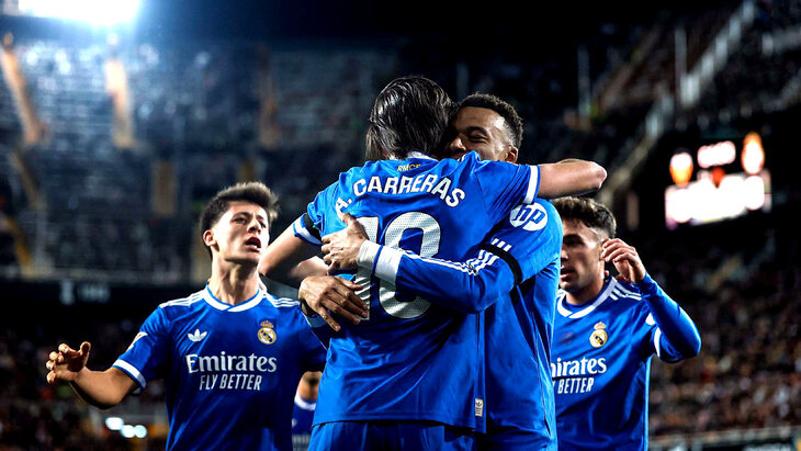 Игроки «Реала» празднуют гол