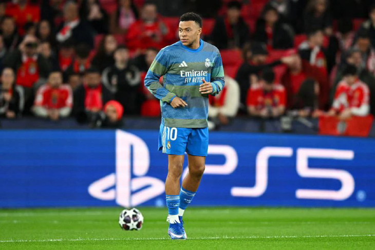 Килиан Мбаппе на разминке