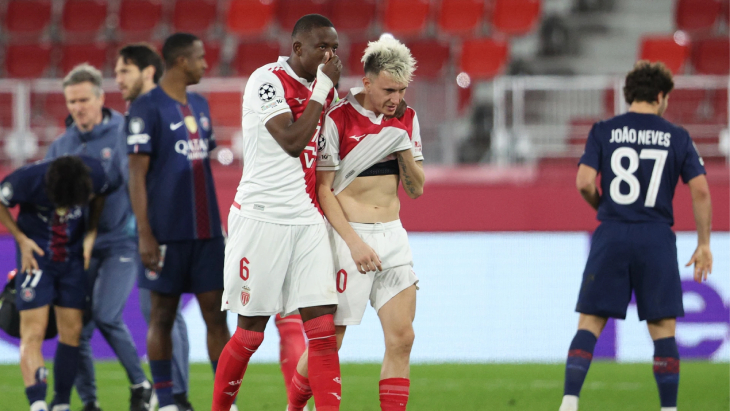 Александр Головин уходит с поля