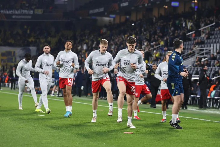 Футболисты «Ноттингема» на разминке