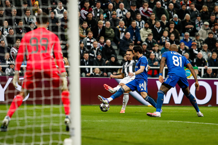 «Ньюкасл» — «Карабах»