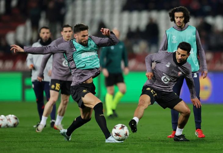 Игроки «Лилля» на разминке