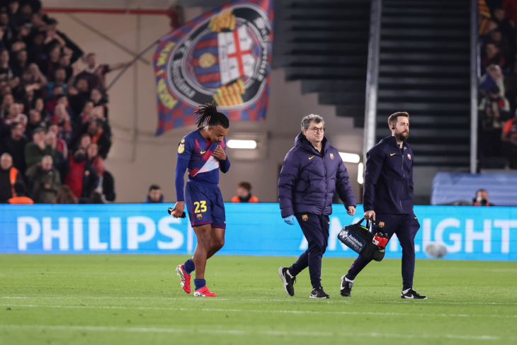 Жюль Кунде уходит с поля