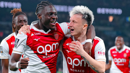 Балоган и Головин празднуют гол 