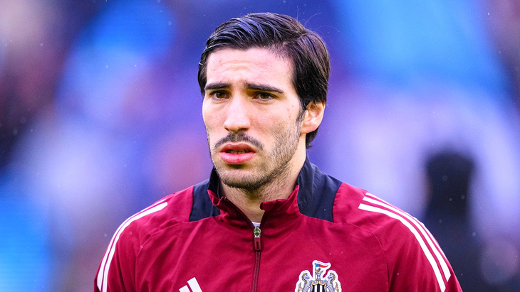 Сандро Тонали