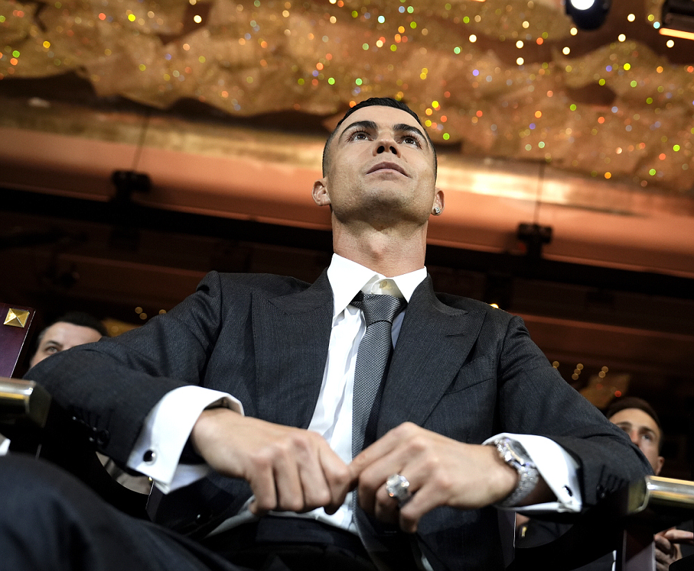 Криштиану Роналду во время церемонии вручения премии Globe Soccer Awards 2025. Дубай, ОАЭ, 28 декабря 2025 г.