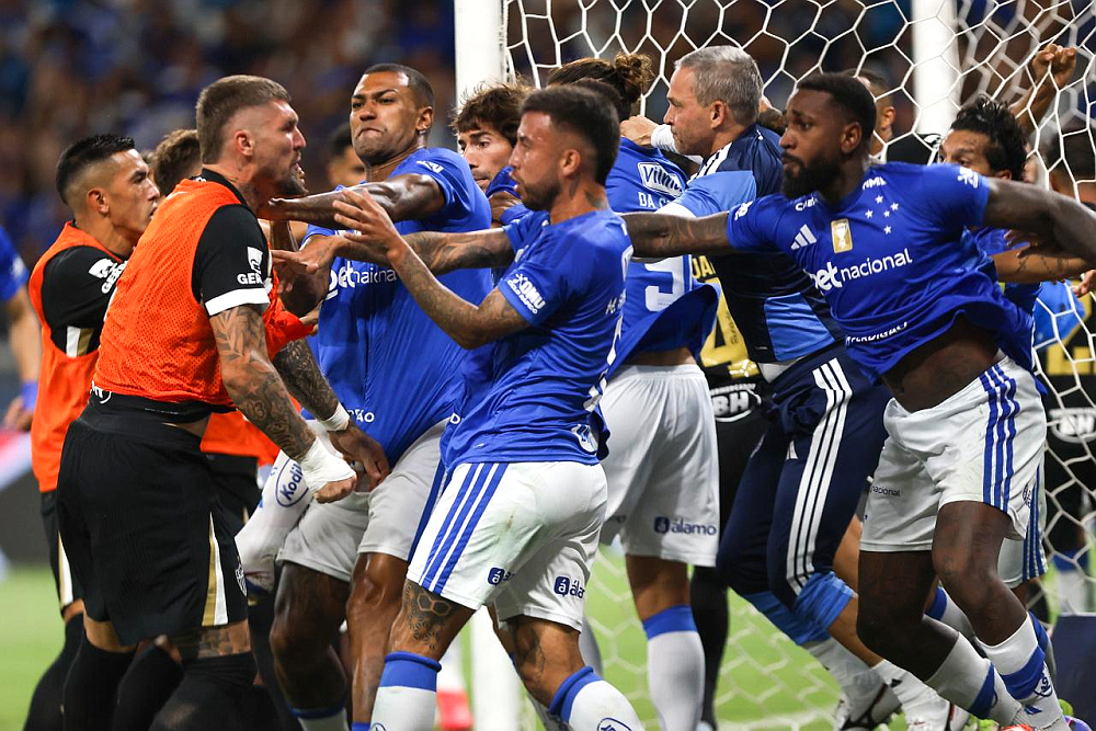 Драка в матче «Крузейро» — «Атлетико Минейро»