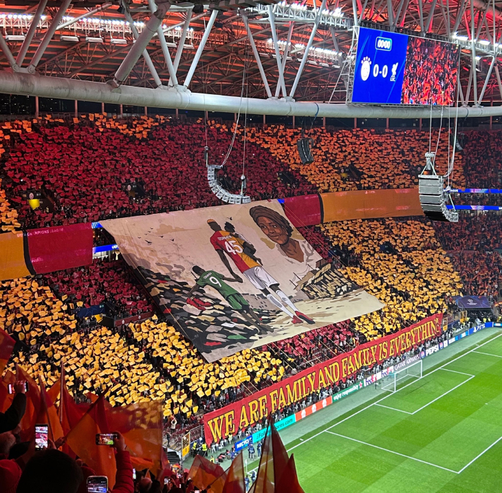 Перфоманс в честь Виктора Осимхена