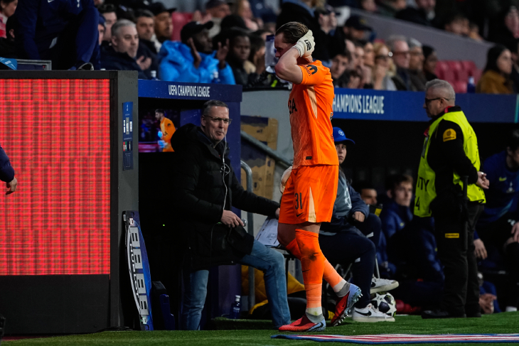 Антонин Кински уходит с поля