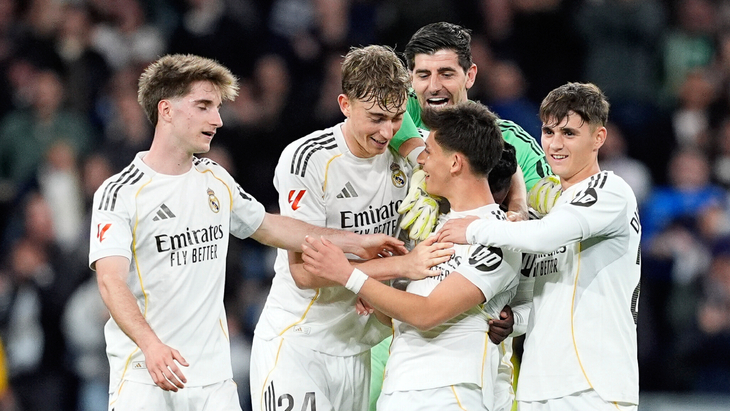 Игроки «Реала» празднуют гол