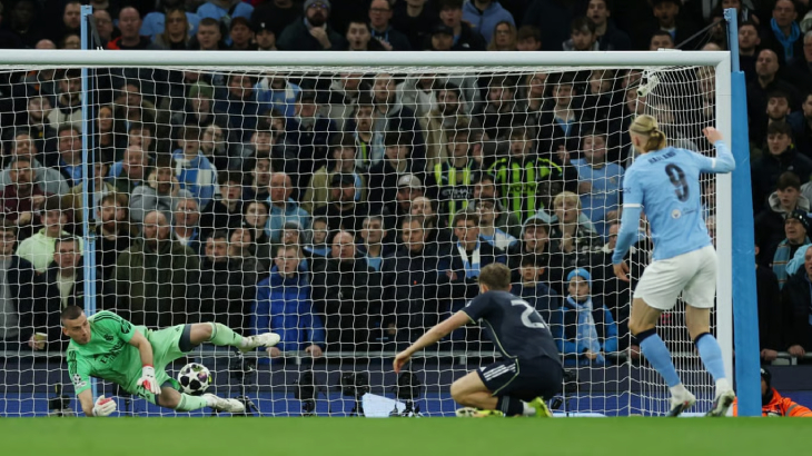 Лунин отбивает удар Холанна