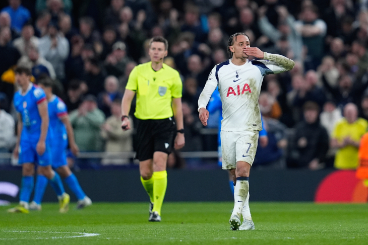 Хави Симонс