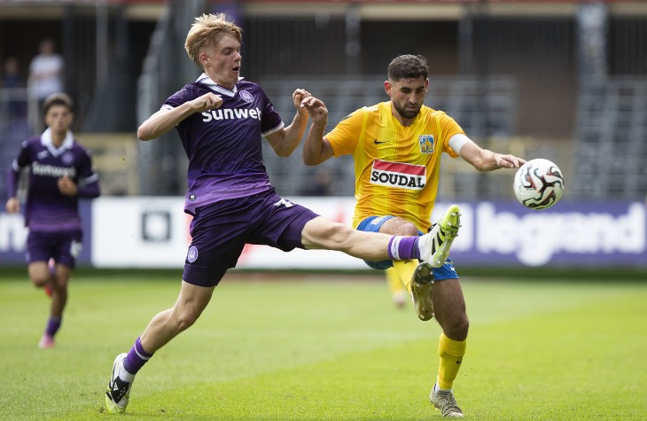 Натан Де Кат (слева)