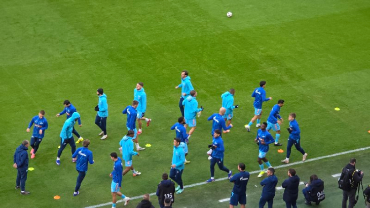 Игроки «Зенита» на разминке