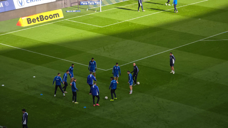 Игроки «Динамо» на разминке