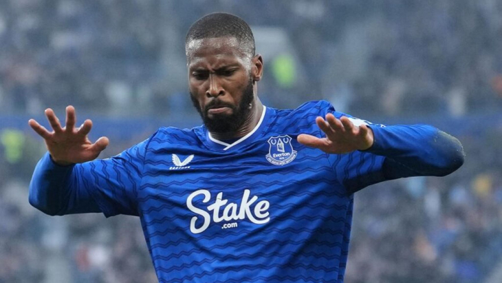 Бету празднует гол в стиле Леброна Джеймса