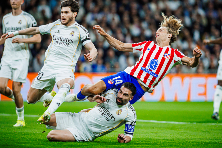 Удар Льоренте по воротам «Реала»