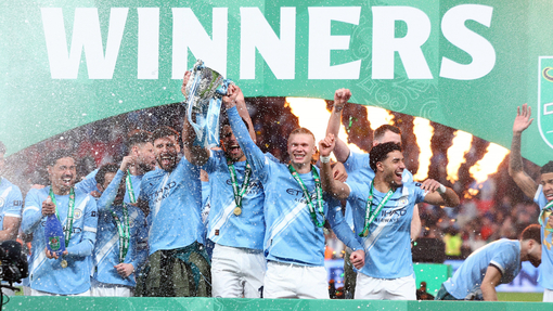 Игроки «Сити» празднуют победу 