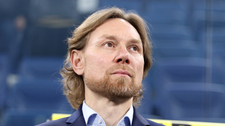 Валерий Карпин