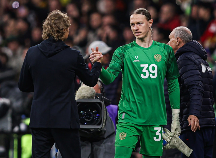 Валерий Карпин и Матвей Сафонов