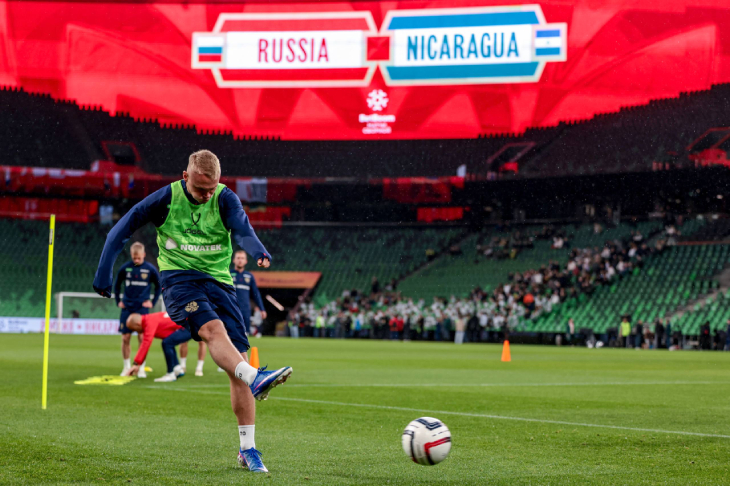 Тюкавин на разминке 