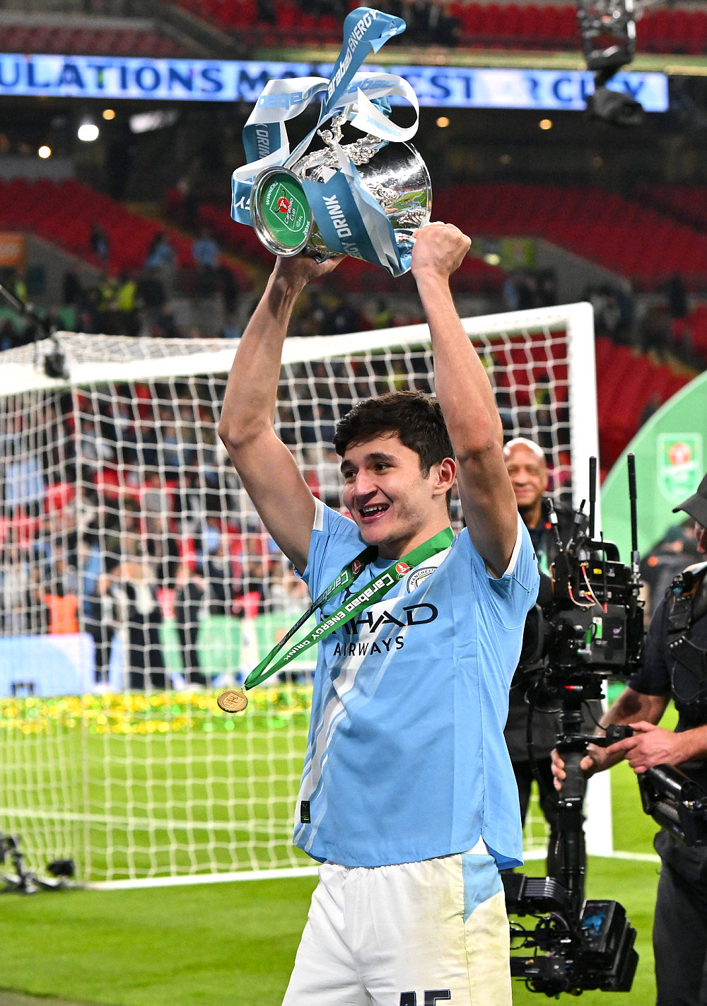 Абдукодир Хусанов с кубком