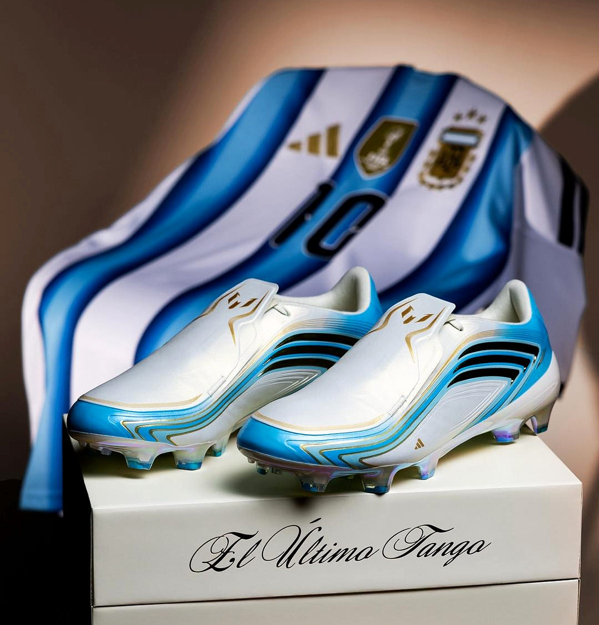Бутсы Лионеля Месси Adidas El Ultimo Tango