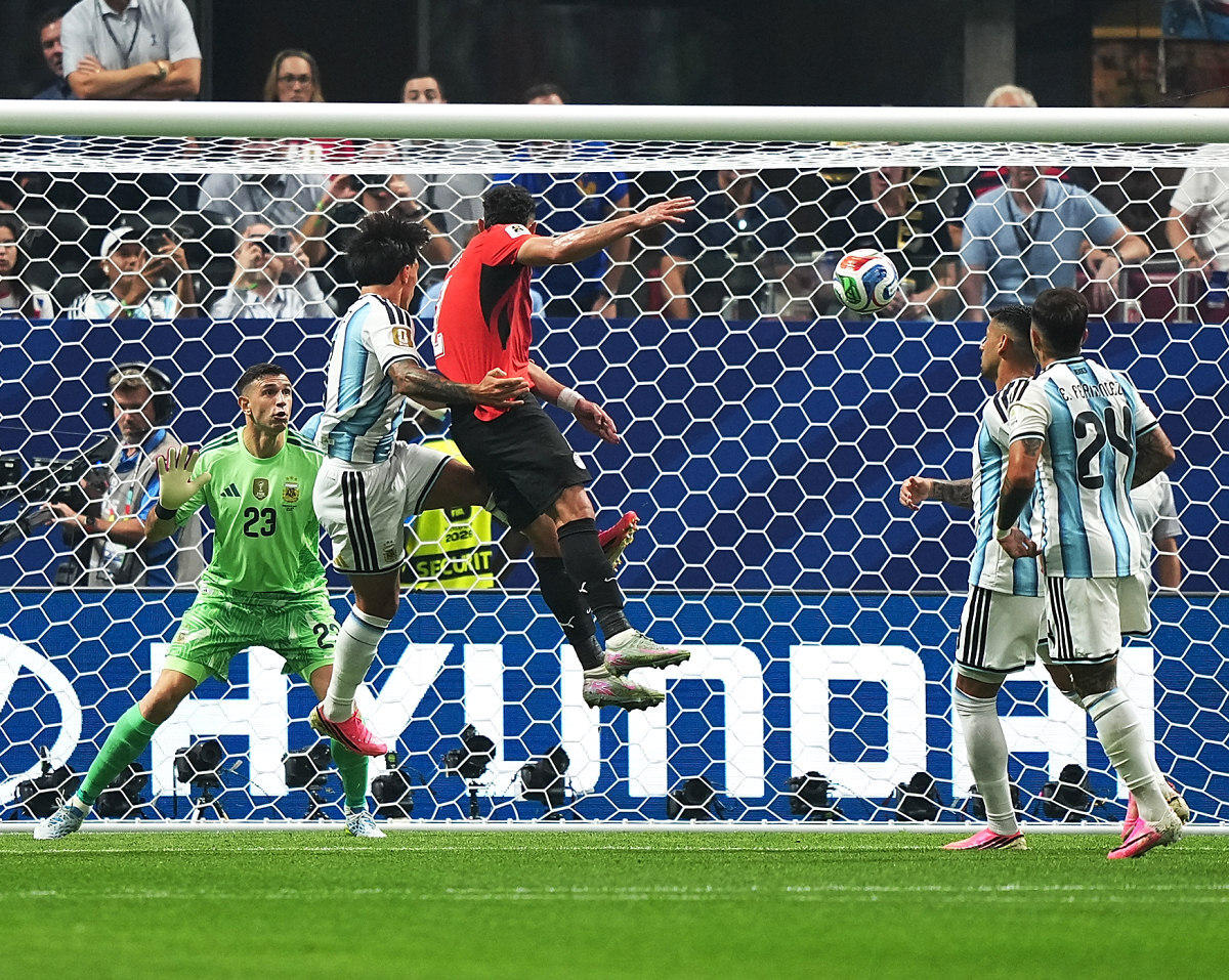 Яссер Ибрахим открывает счёт в матче