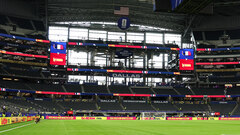 AT&T Stadium в Далласе за пару часов до игры