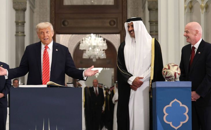Дональд Трамп и Джанни Инфантино (справа) в мае 2005 года