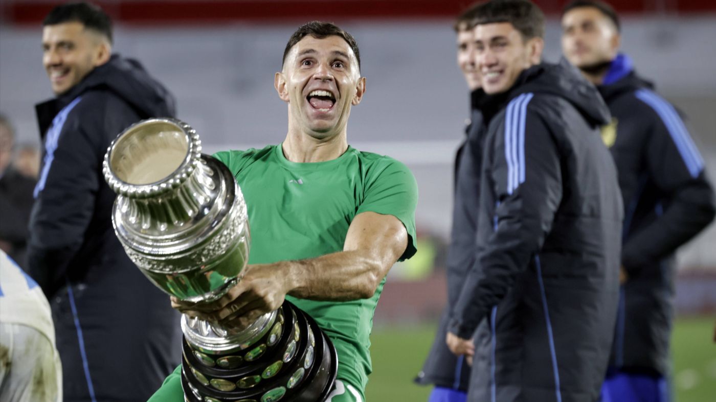 Эмилиано Мартинес