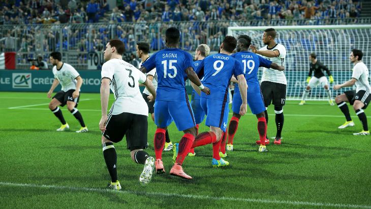 PES приготовил новинки при подачах угловых