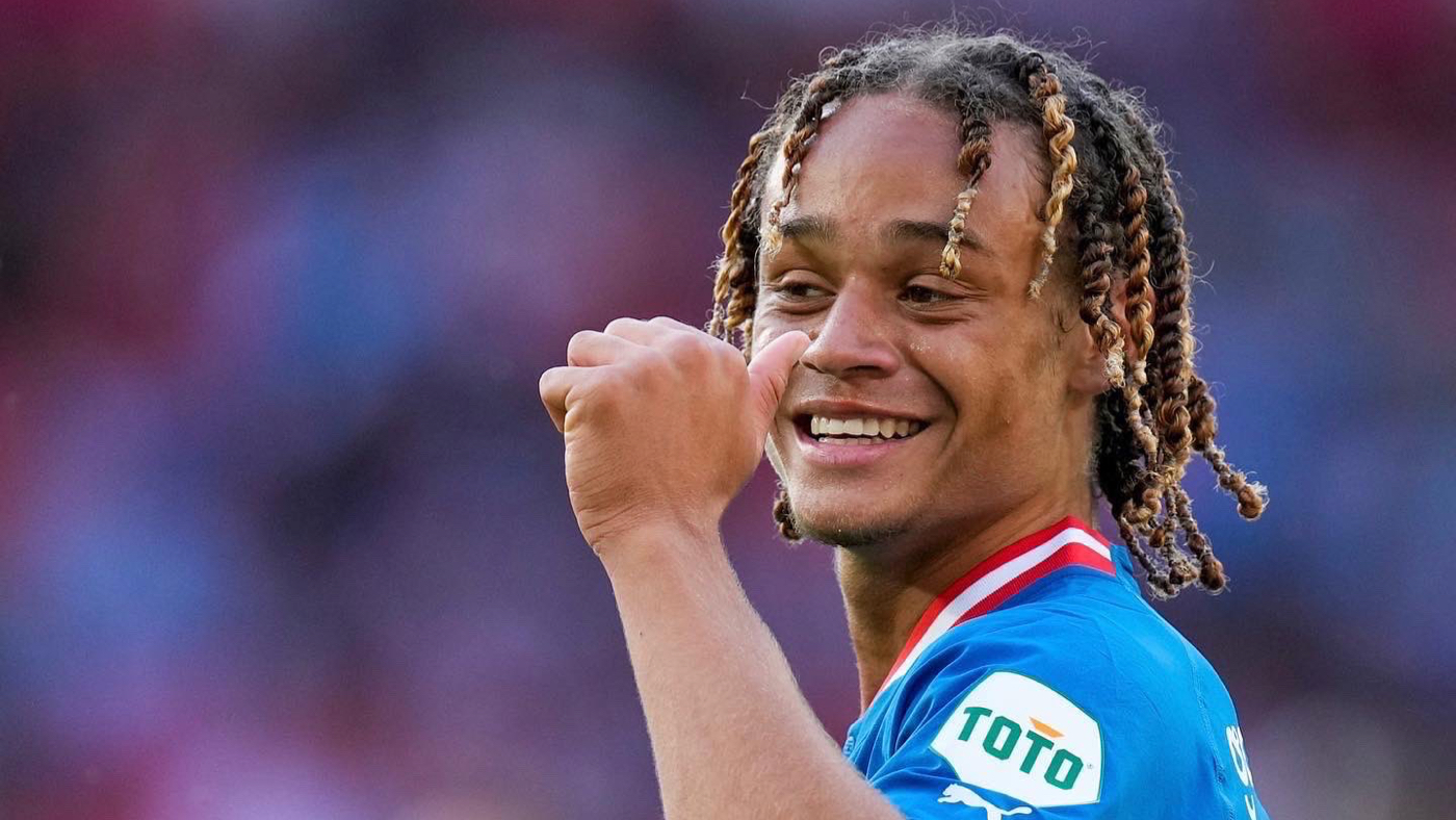 Хави Симонс