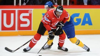 Уэйн Симмондс против Луи Эрикссона